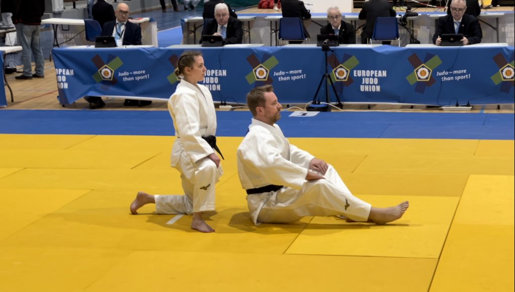 Winsener Judo-Duo vom HSV Stöckte demonstriert die Katame no kata beim europäischen Kata-Turnier in Brüssel